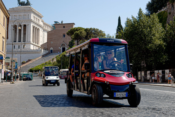 piazza-venezia-golf-cart-tour